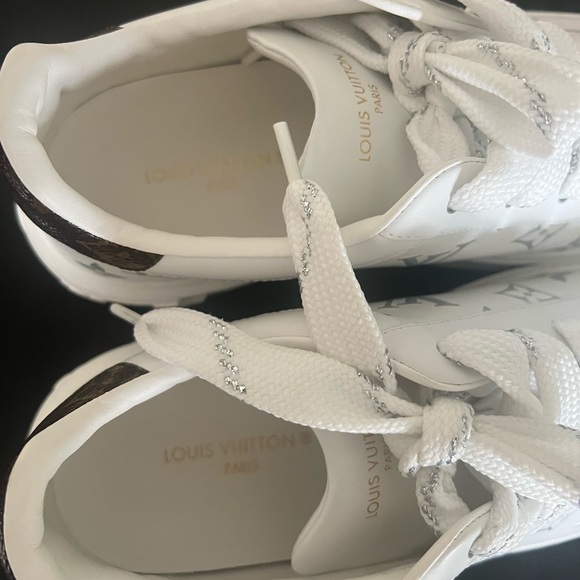 Only worn once Louis Vuitton shoes size 8.5 - Picture 4 of 4